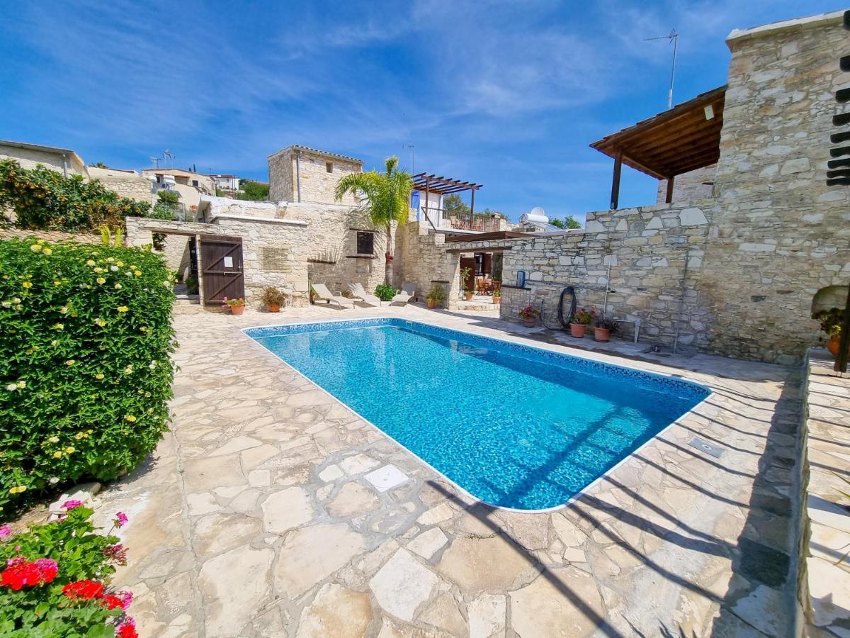 Athena's Pool Oasis Apartament *
